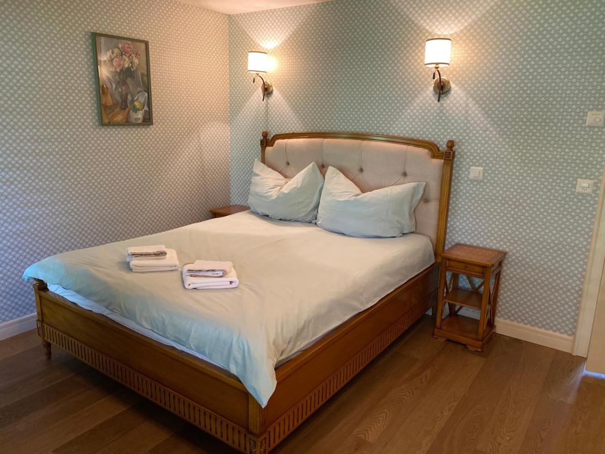 An Apartment In A Modern Swiss Chalet Iseltwald Extérieur photo