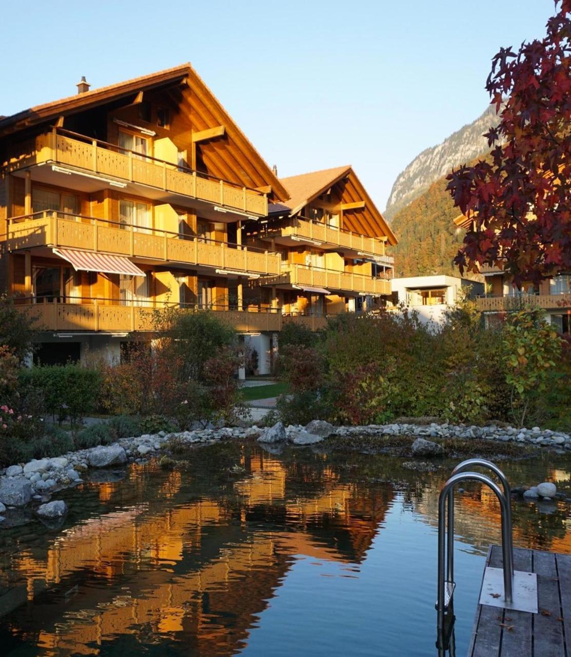 An Apartment In A Modern Swiss Chalet Iseltwald Extérieur photo